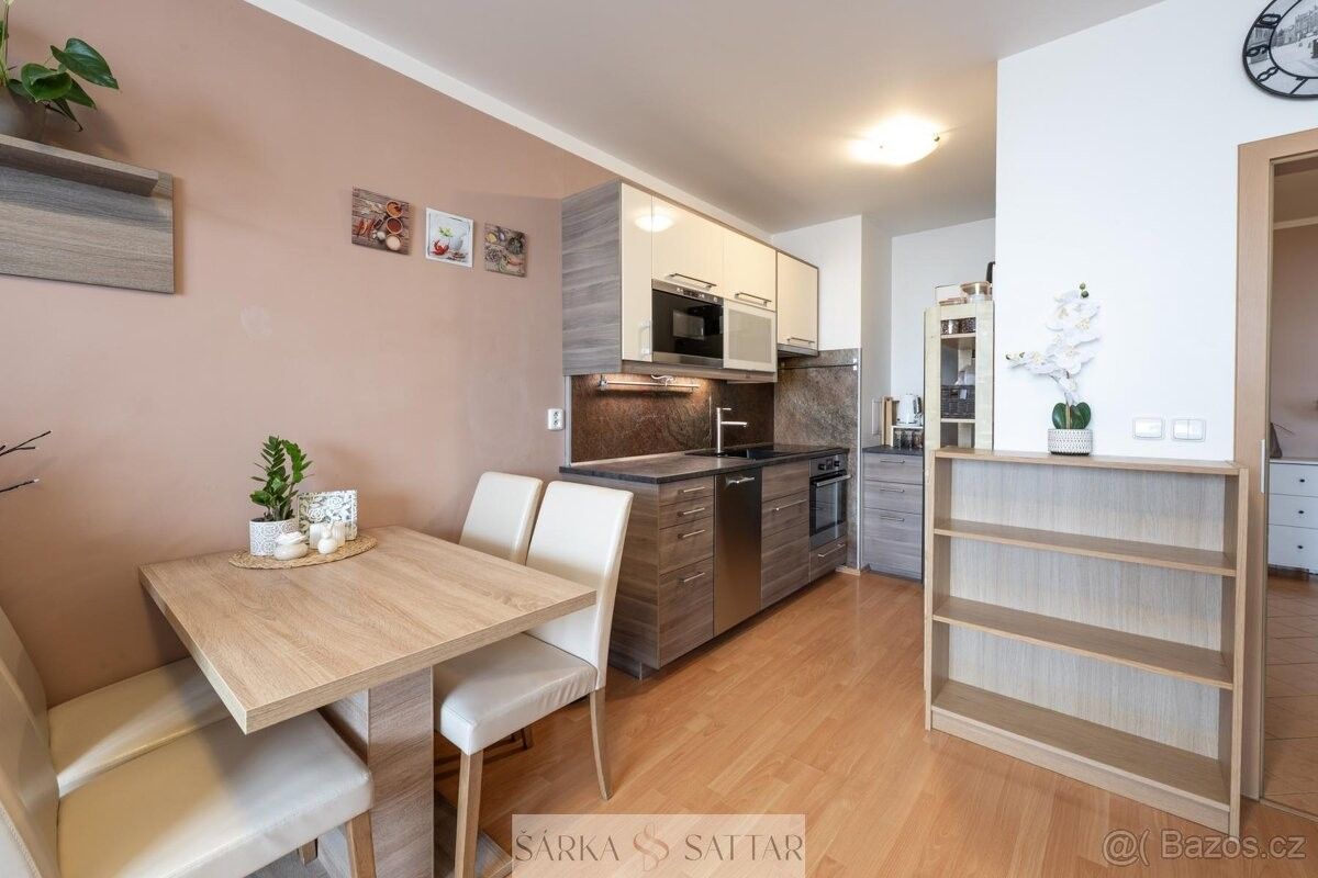 Prodej byt - Praha, 163 00