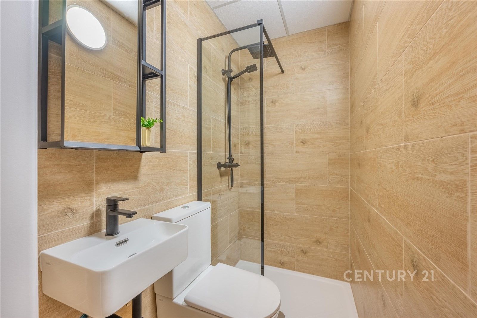 Pronájem byt 1+kk - Na dolinách, Praha, 18 m²