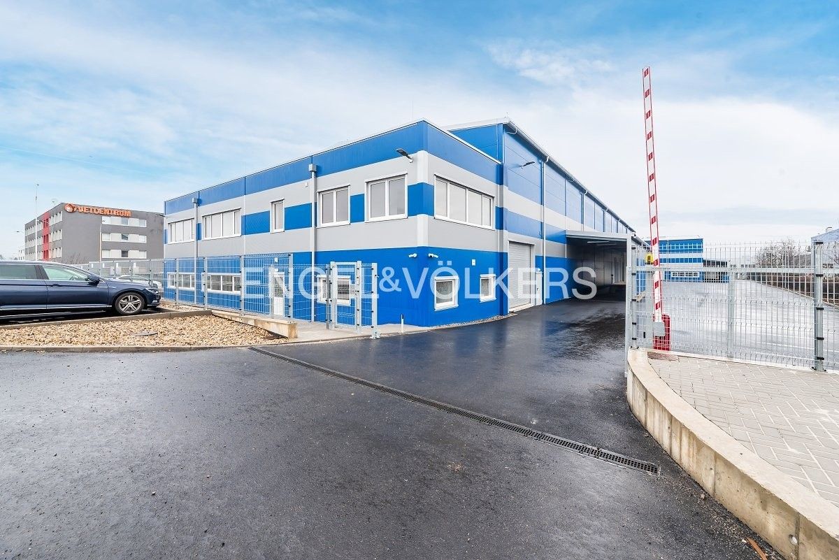 Pronájem sklad - K Hájům, Praha, 422 m²