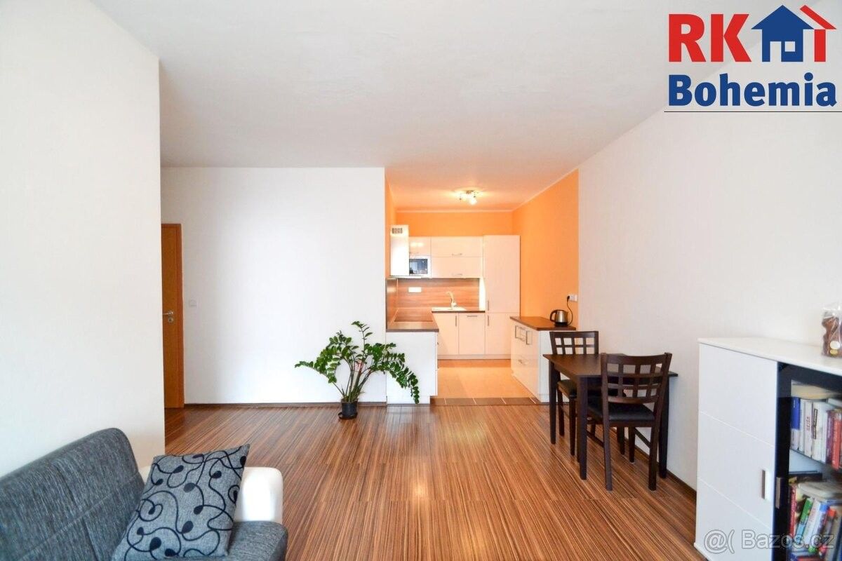 Byty, Šestajovice, 250 92