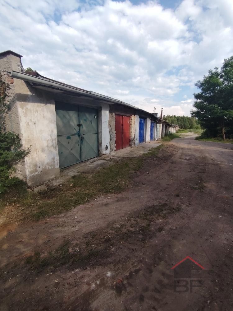 Garáže, Mimoň I, 23 m² - 1