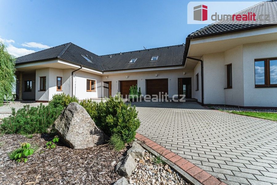 Rodinné domy, Papoušková, Jesenice, 732 m²