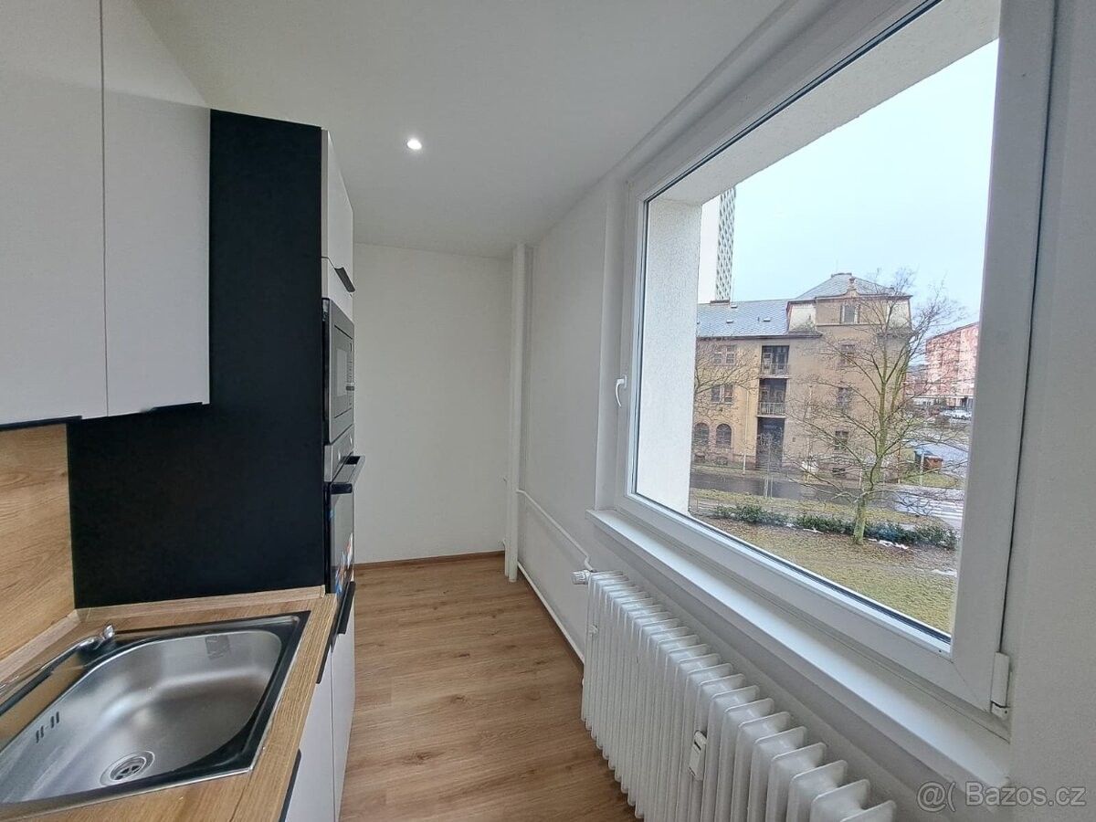 Pronájem byt - Chomutov, 430 03