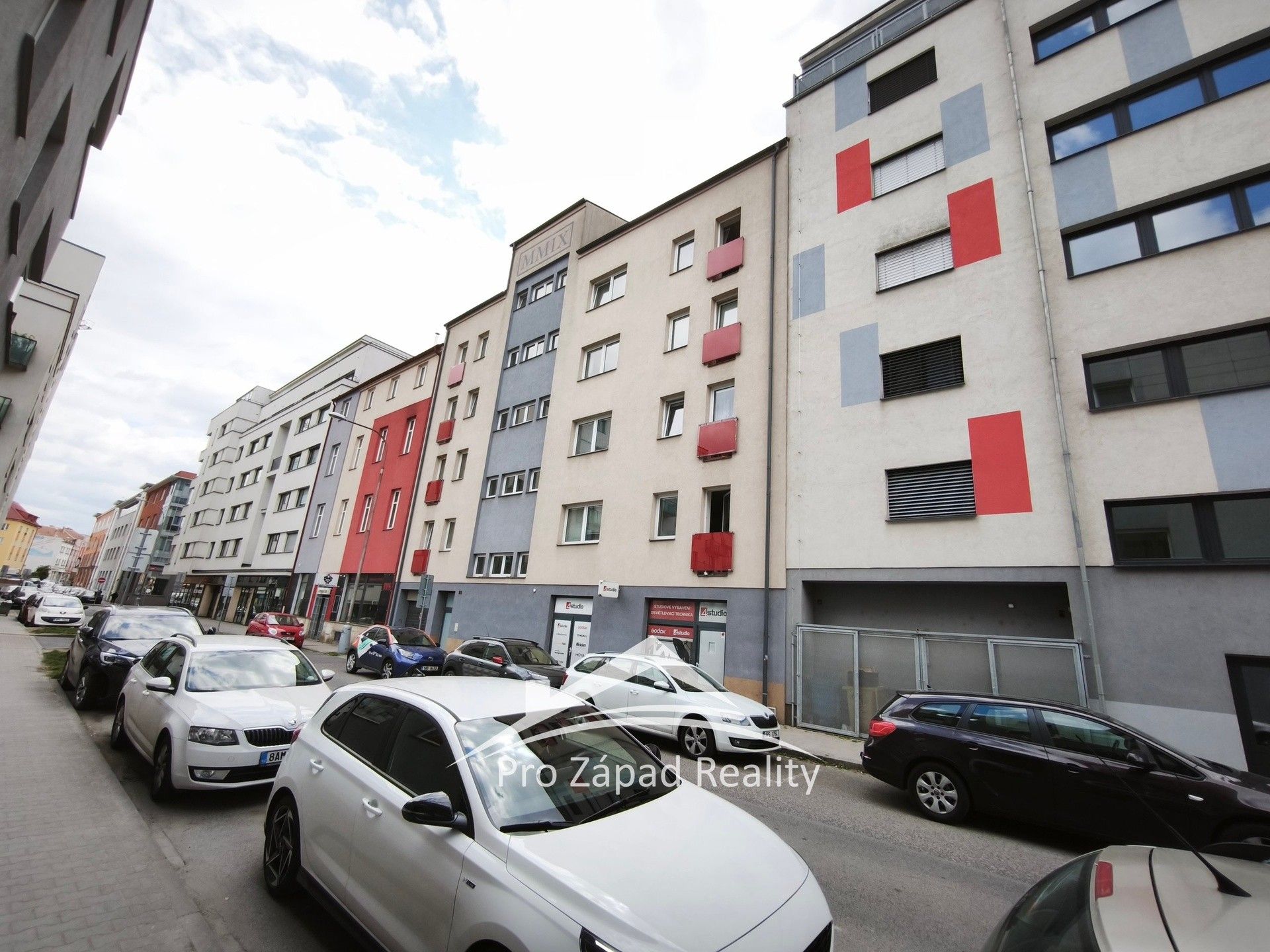 Obchodní prostory, Poděbradova, Plzeň, 242 m² - 1