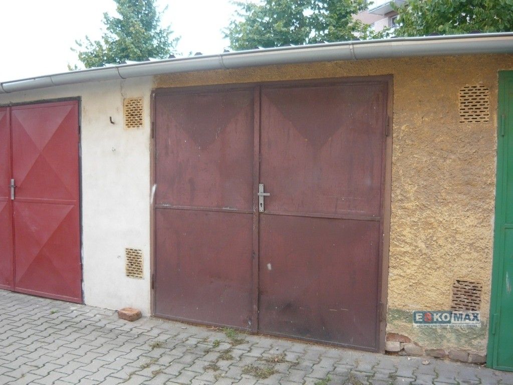 Garáže, náměstí Petra Bezruče, Břeclav, 16 m²