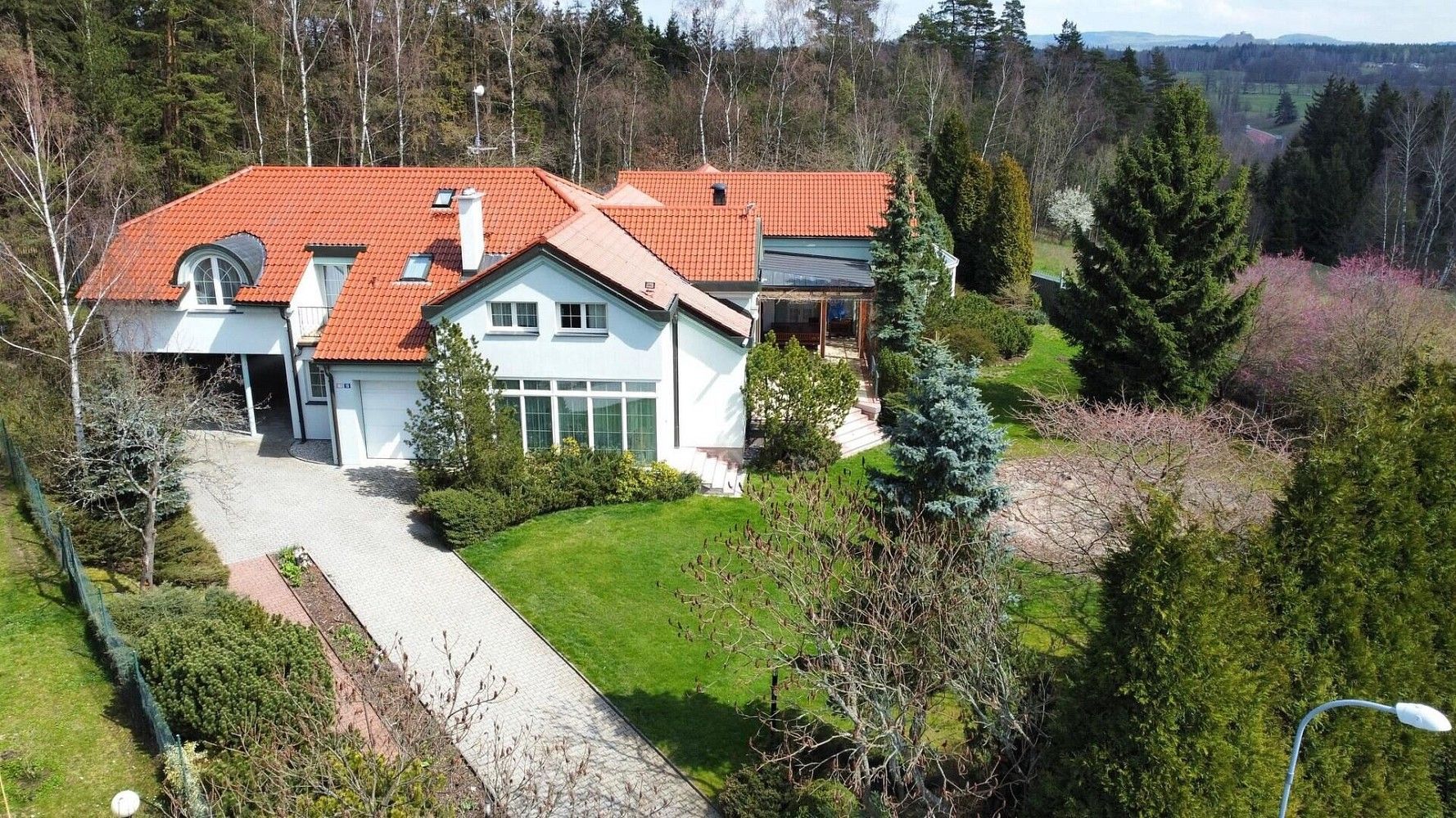 Rodinné domy, Karlovy Vary - Hůrky, Karlovarský kraj, 610 m² - 1