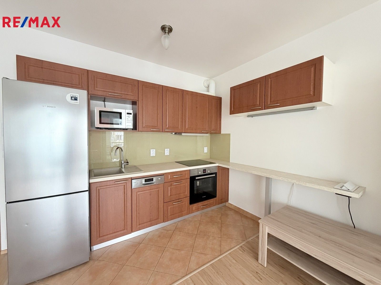 Pronájem byt 1+kk - Míšovická 492, Praha, 38 m²