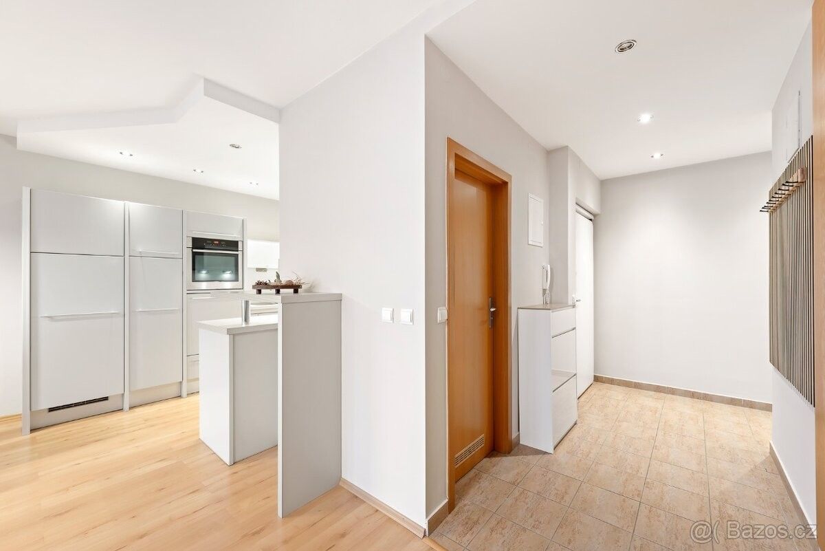 Pronájem byt - Praha, 100 00