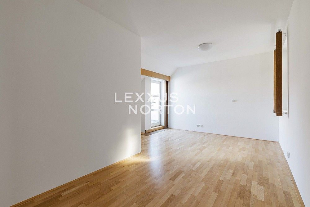 Byt · 90 m² · Praha - Vinohrady, okres Praha 2, Hlavní město Praha - 3