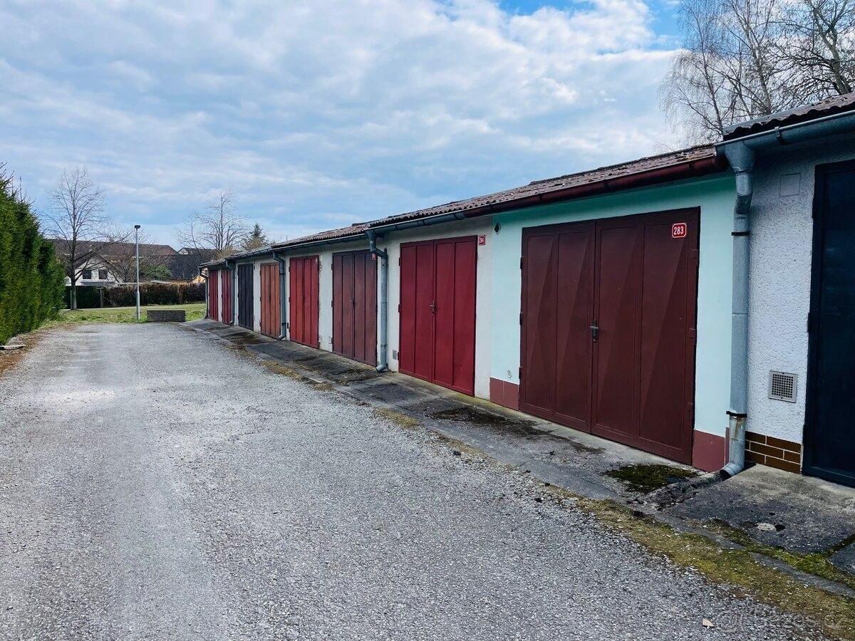 Garáže, Borovany, 373 12 - 1