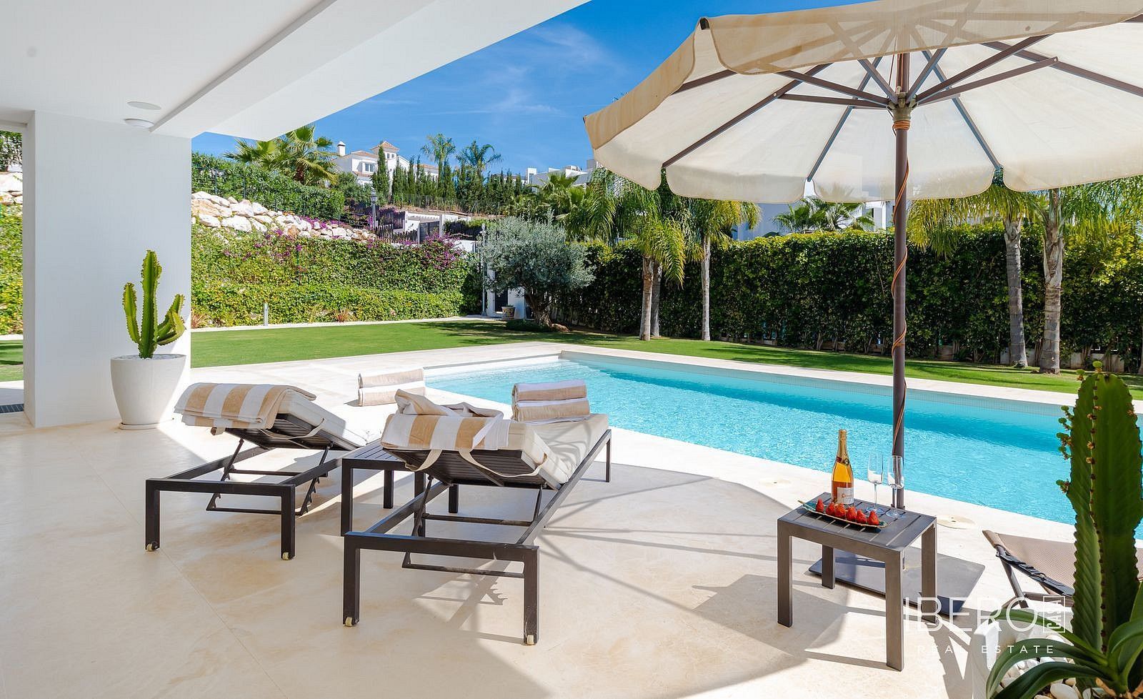 Rodinný dům · 637 m² · Nueva Andalucía, ES - 4