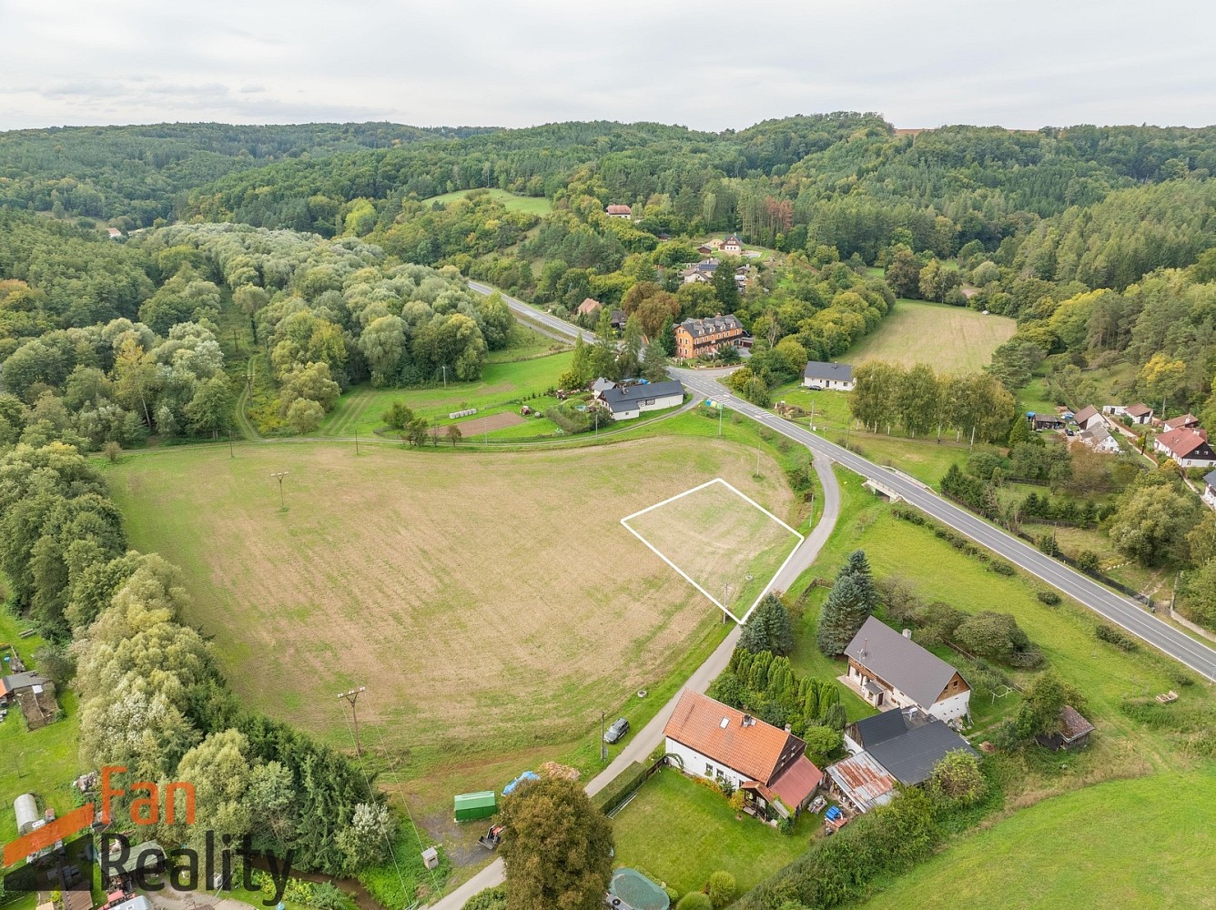 Pozemek pro bydlení · Medonosy, okres Mělník - 3