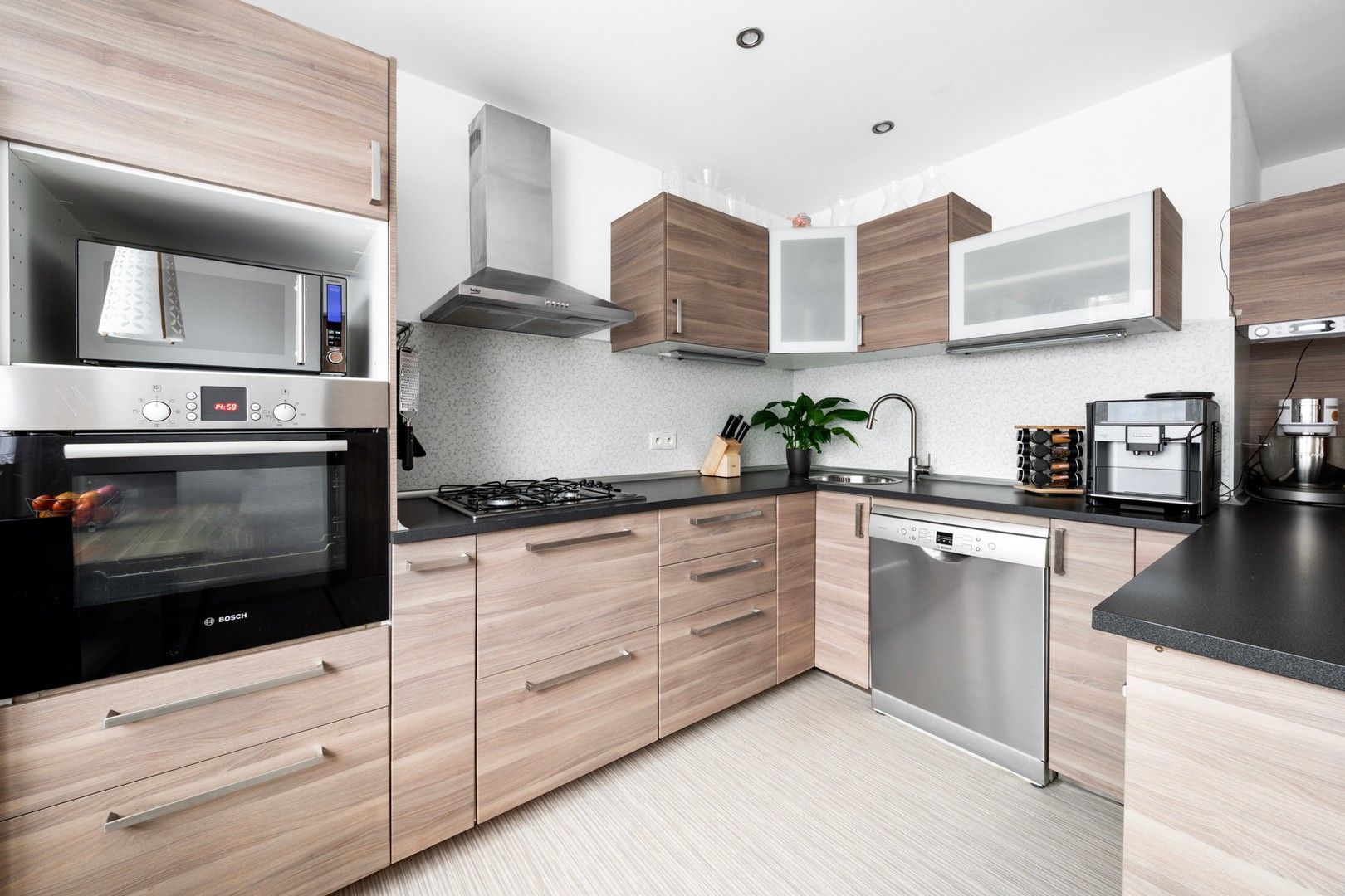 Prodej byt 4+1 - Popelnicová 1052, Plzeň, 77 m²