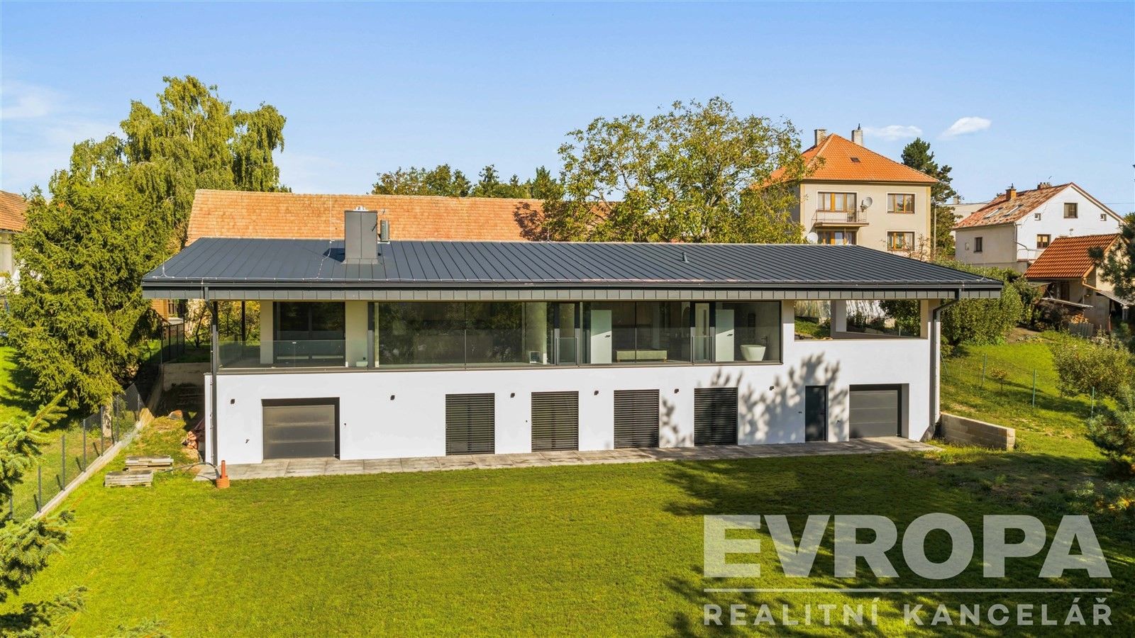 Rodinné domy, Vyšehněvice, 338 m²