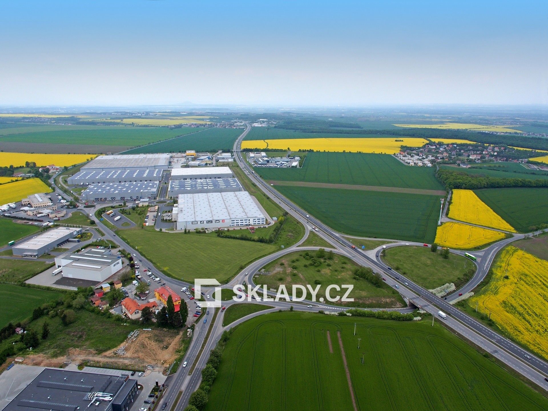 Sklad · 2 342 m² · Praha - 4