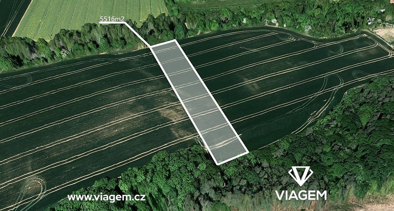 Zemědělský pozemek, 1 379 m²