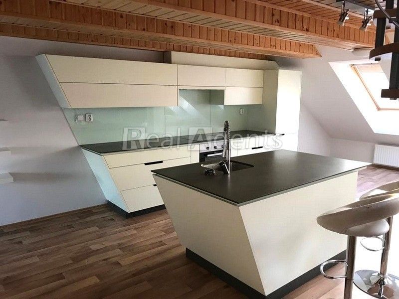 Pronájem byt 2+kk - Msgr. Šrámka, Nový Jičín, 90 m²