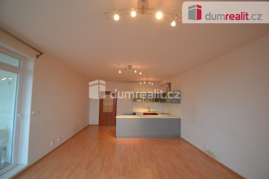2+kk, Otradovická, Praha, 68 m²