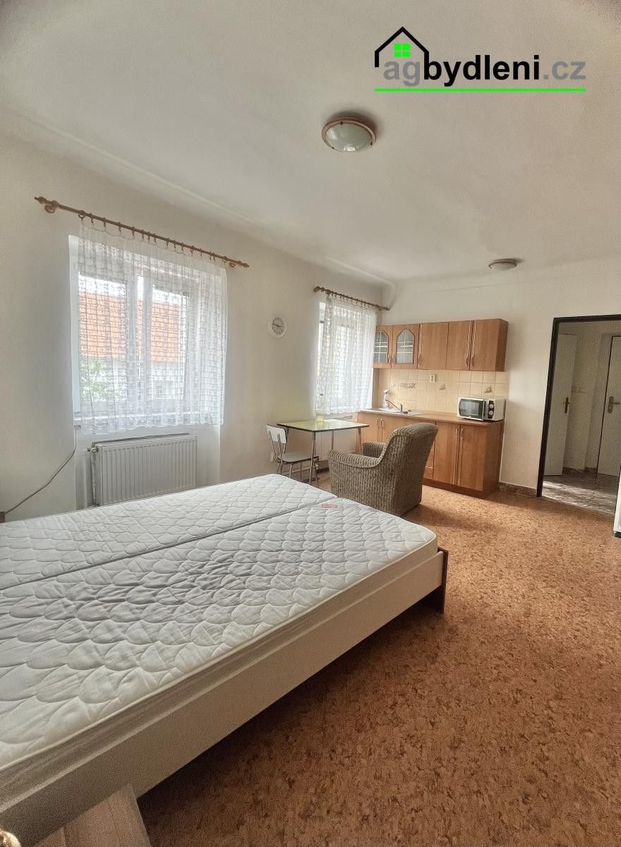 Pronájem byt 1+kk - Dolní náměstí, Město Touškov, 28 m²