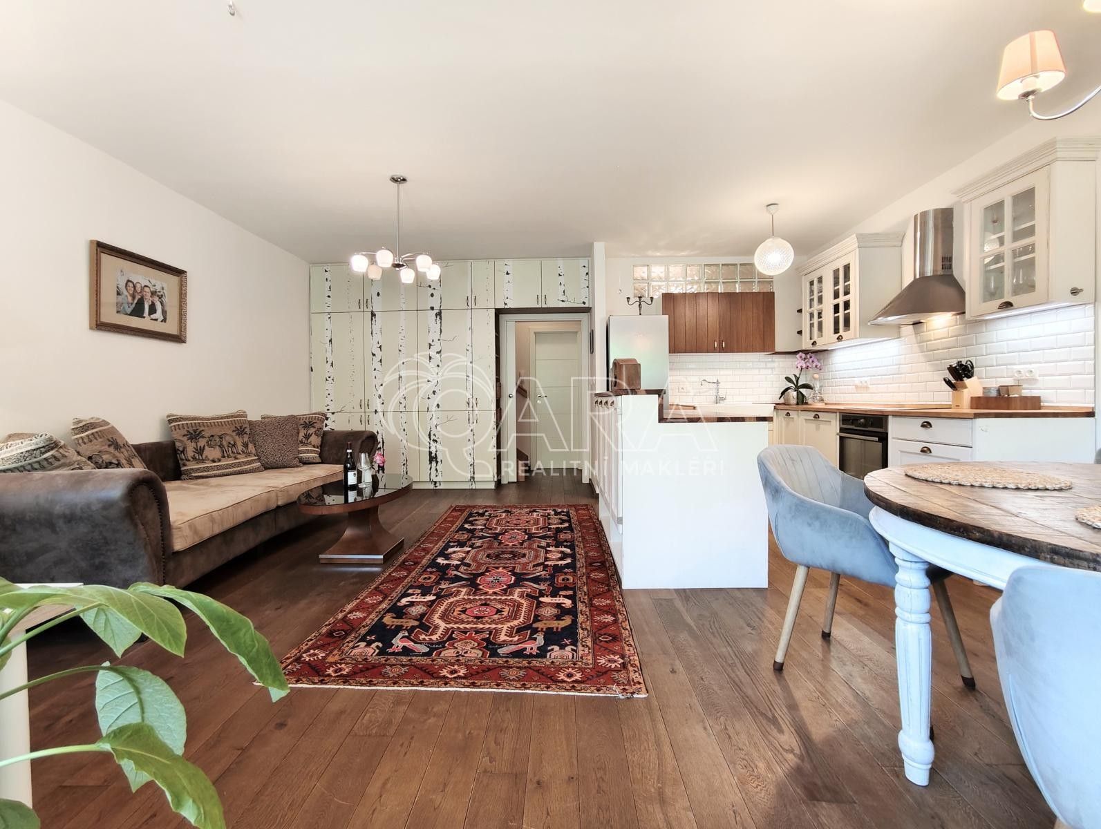 3+kk, Ve Střešovičkách , Praha, 81 m² - 2