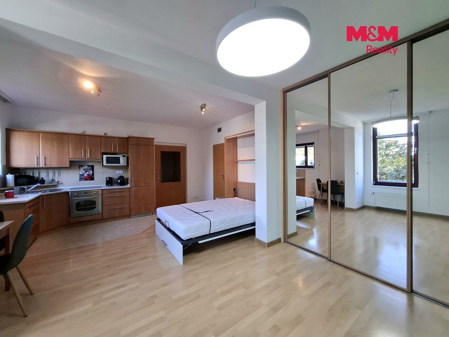 Byt 1+kk · 40 m² · Pod Klamovkou, Praha - 3