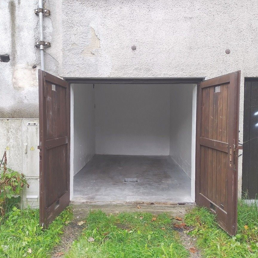 Garáže, Liberec, 460 01