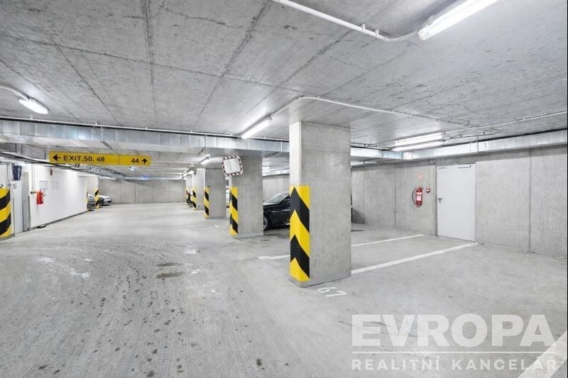 Prodej ostatní - Jeseniova, Praha, 13 m²