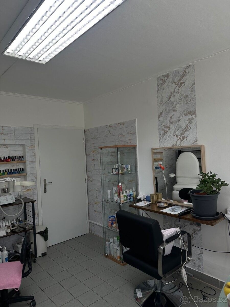 Pronájem obchodní prostory - Praha, 180 00