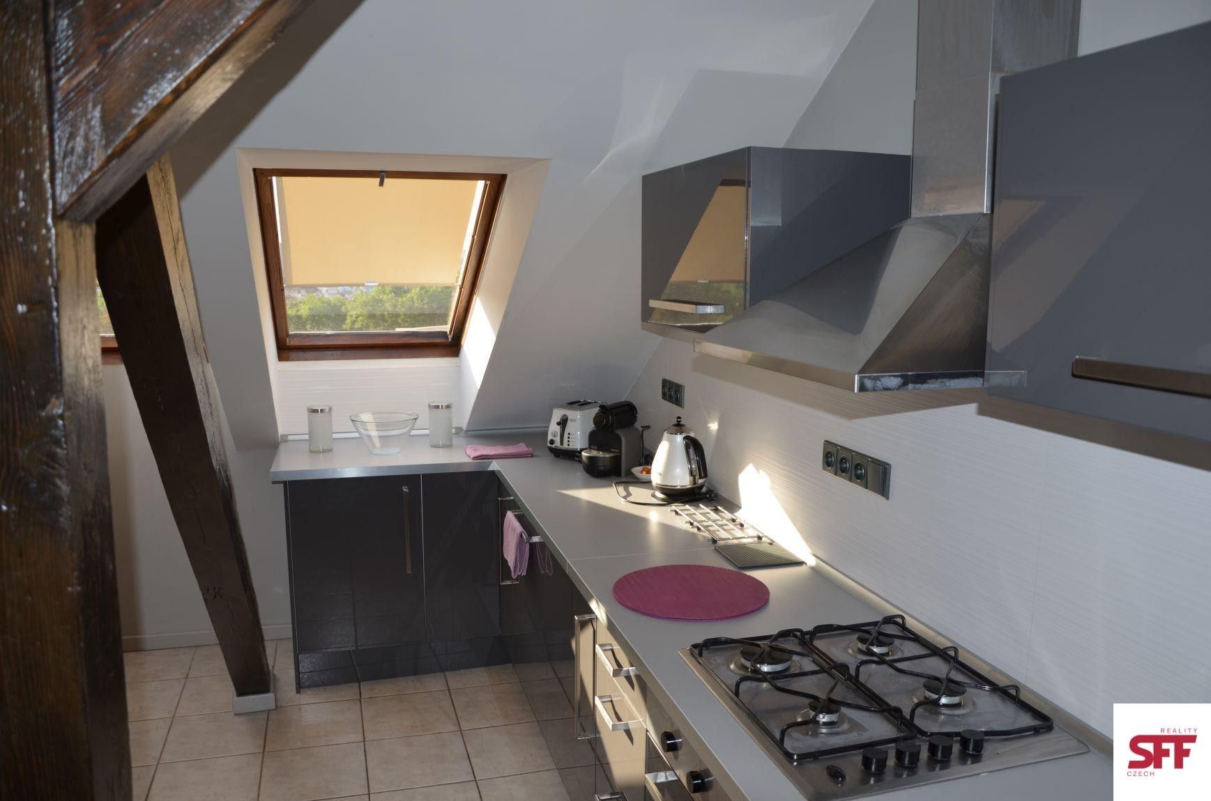 Pronájem byt 3+kk - Na bojišti, Praha, 90 m²