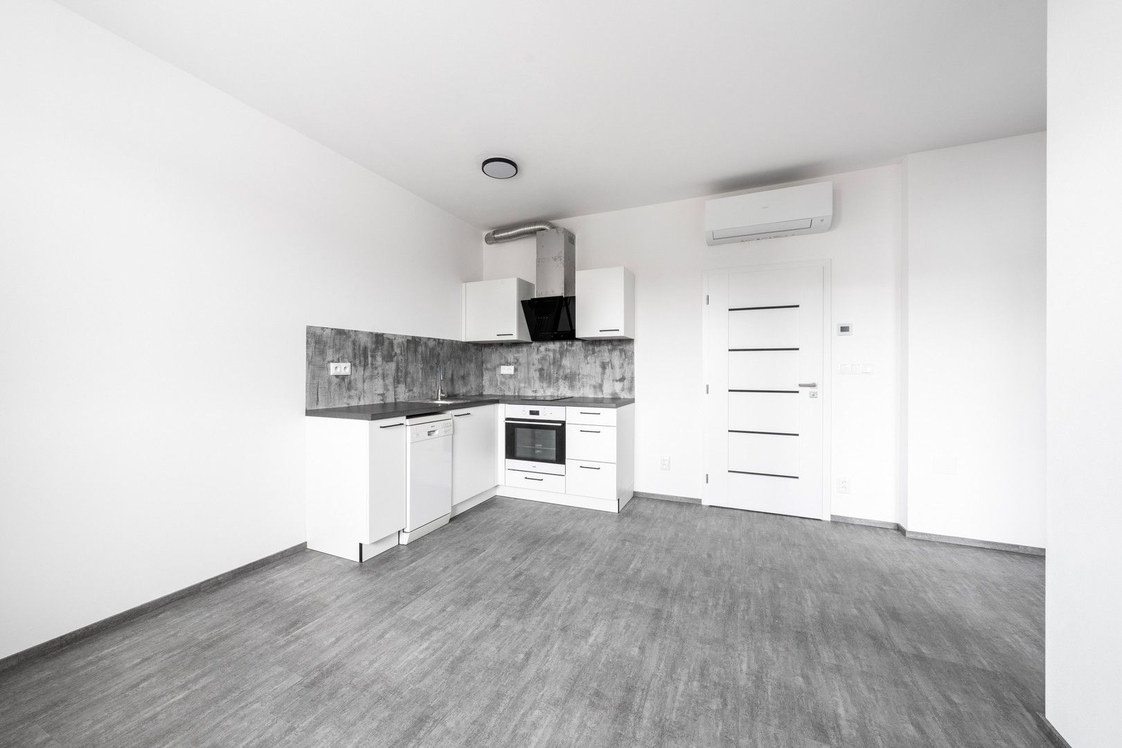 Pronájem byt 2+kk - Malostranská, Plzeň, 37 m²