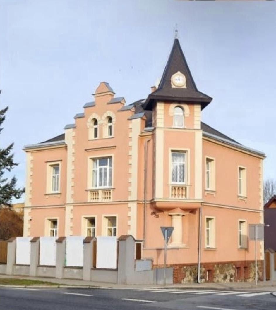 Ostatní, Přátelství, Praha, 75 m²