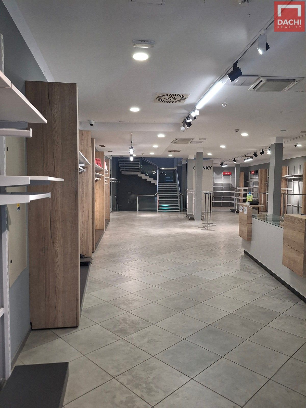 Pronájem obchodní prostory - 28. října, Olomouc, 645 m²