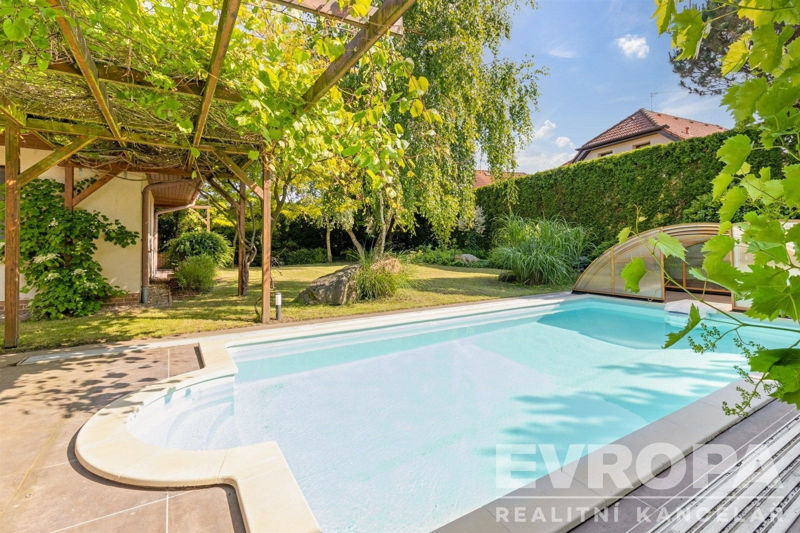 Prodej rodinný dům - U Lesa, Sulice, 272 m²