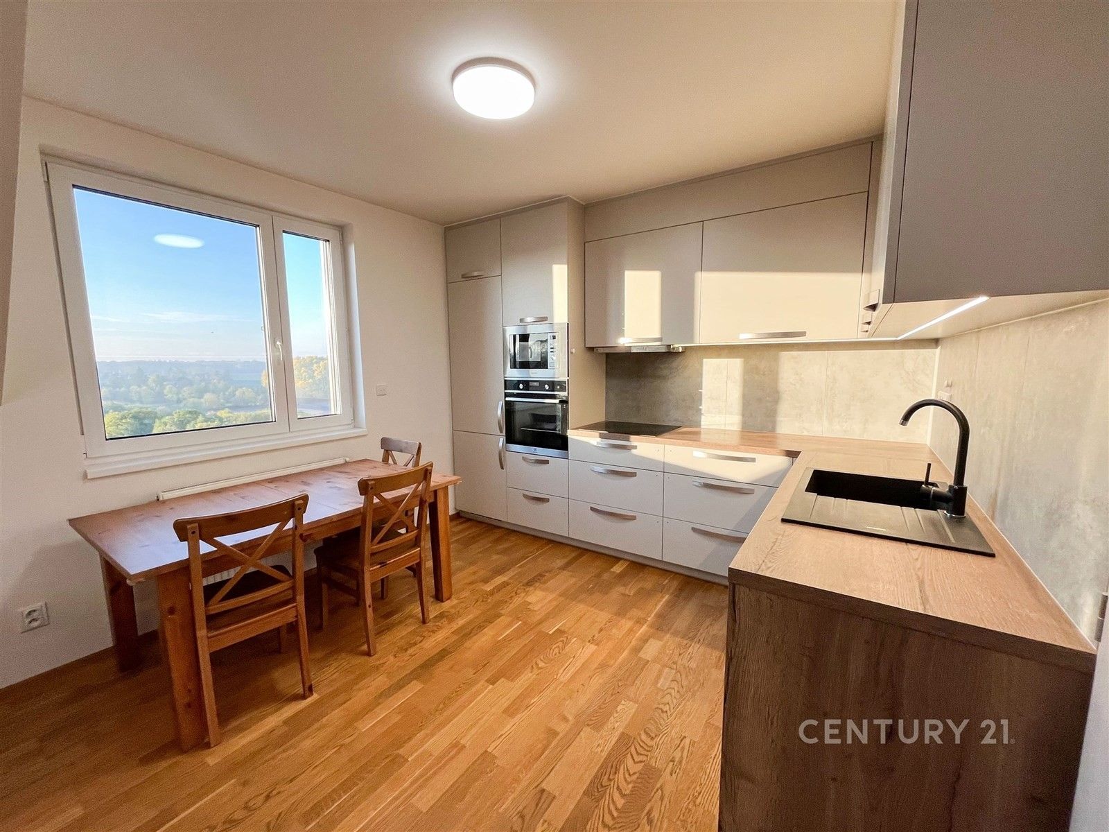 3+kk, Praha Sobín, 76 m² - 2