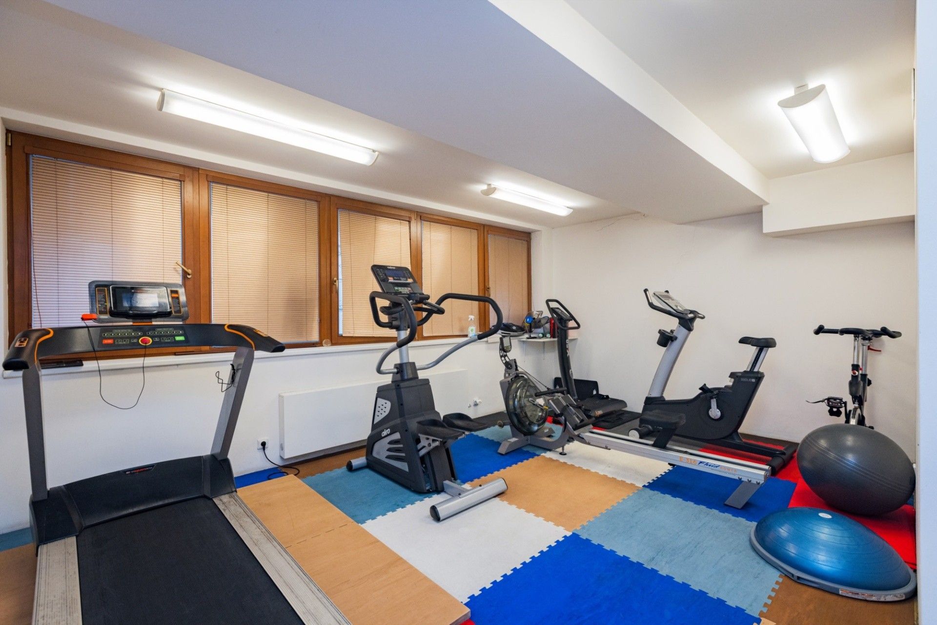 Pronájem byt 1+kk - Kališnická, Praha, 30 m²