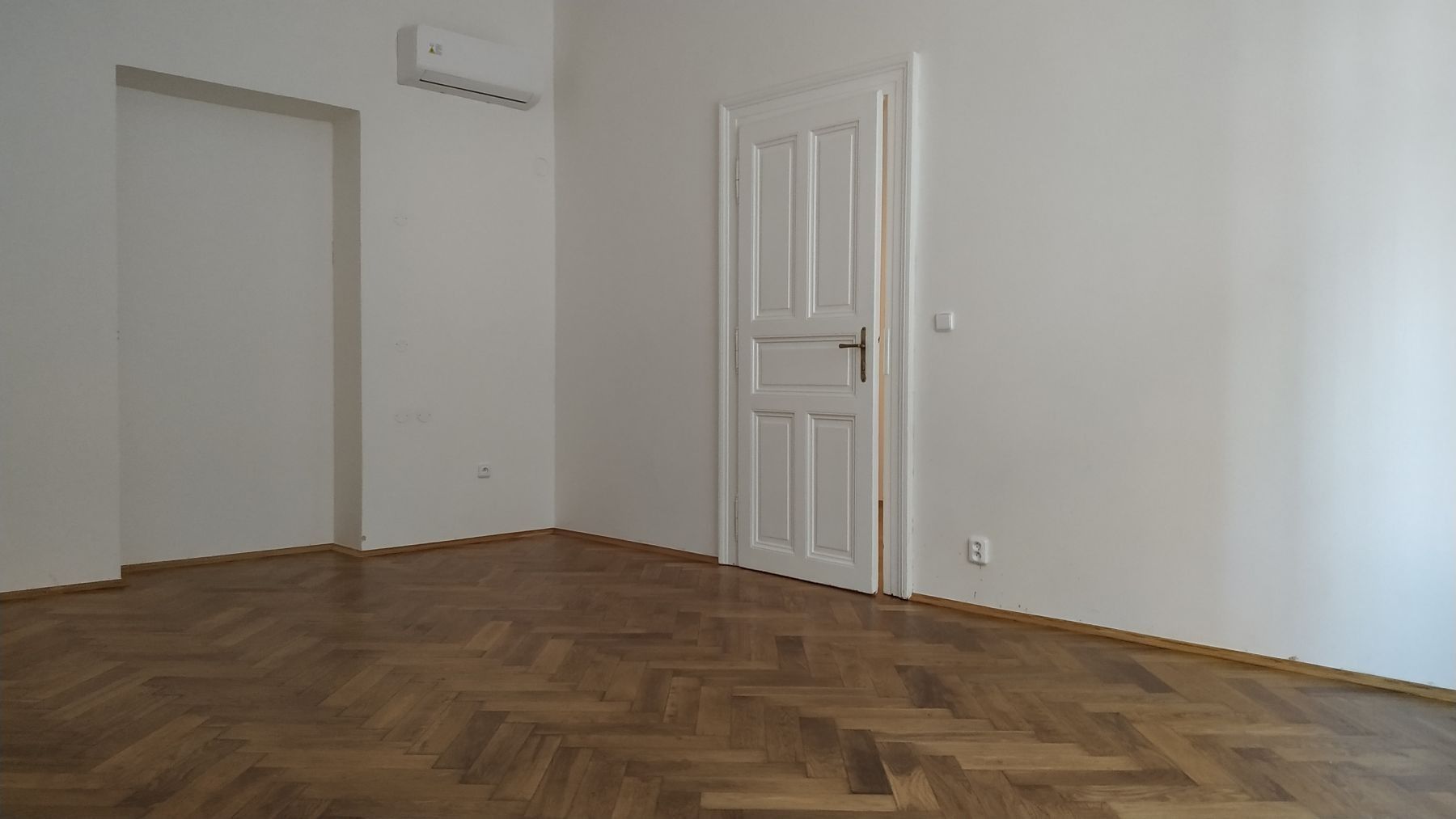 Pronájem byt 2+kk - Dobrovského, Praha - Holešovice, 51 m² - 2