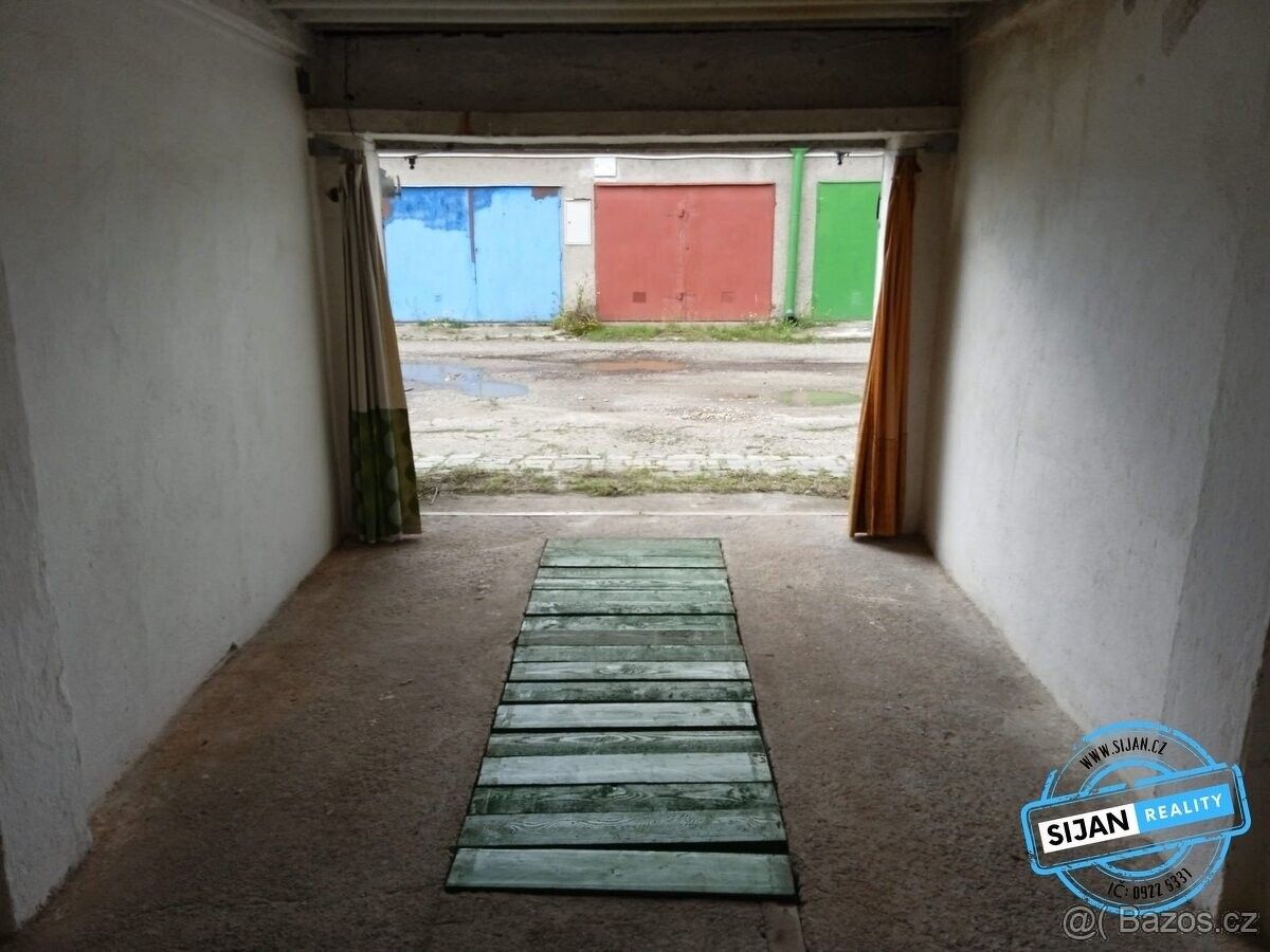 Garáže, Karviná, 735 03