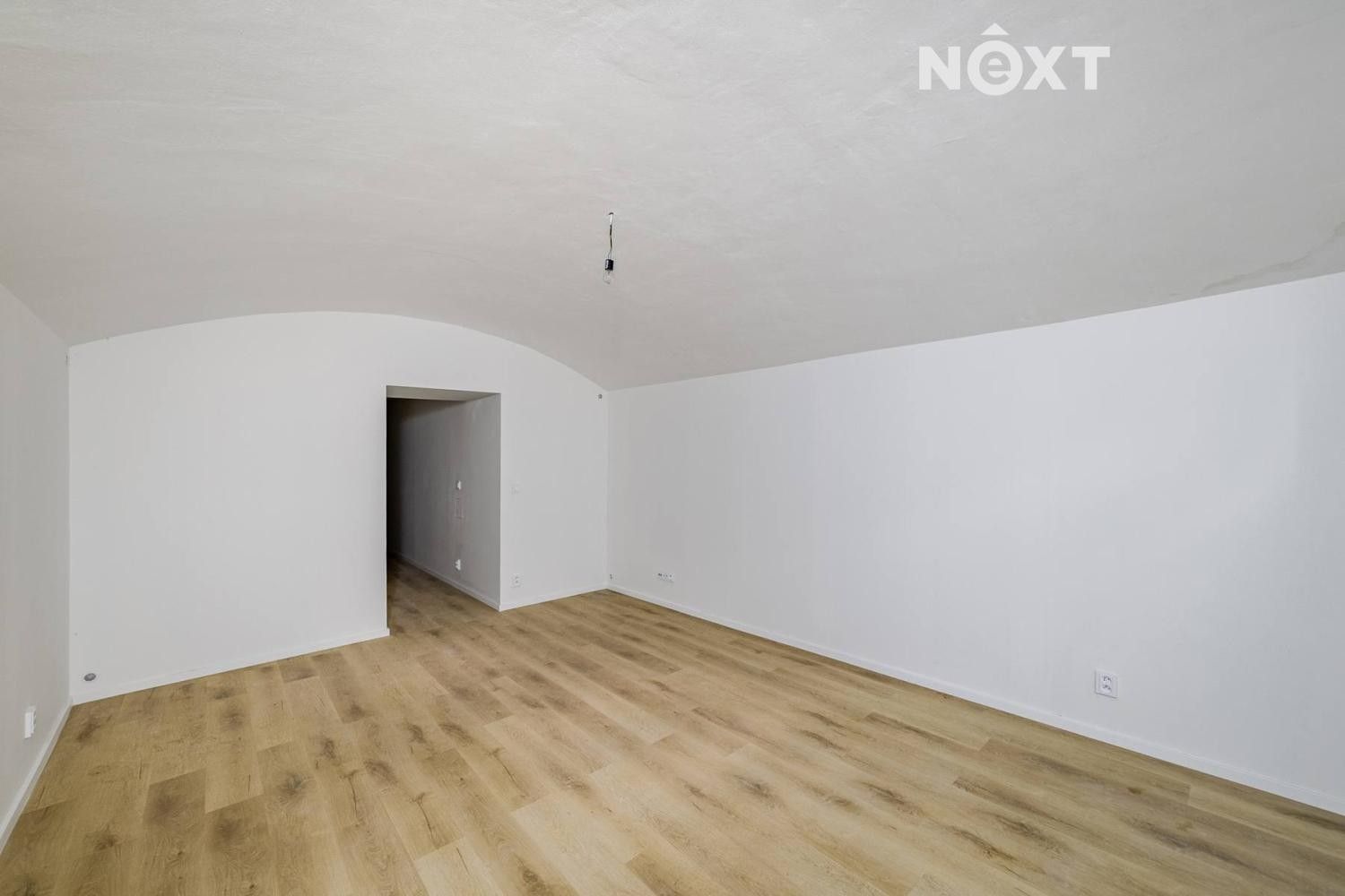Prodej byt 1+kk - Velehradská, Praha, 33 m²