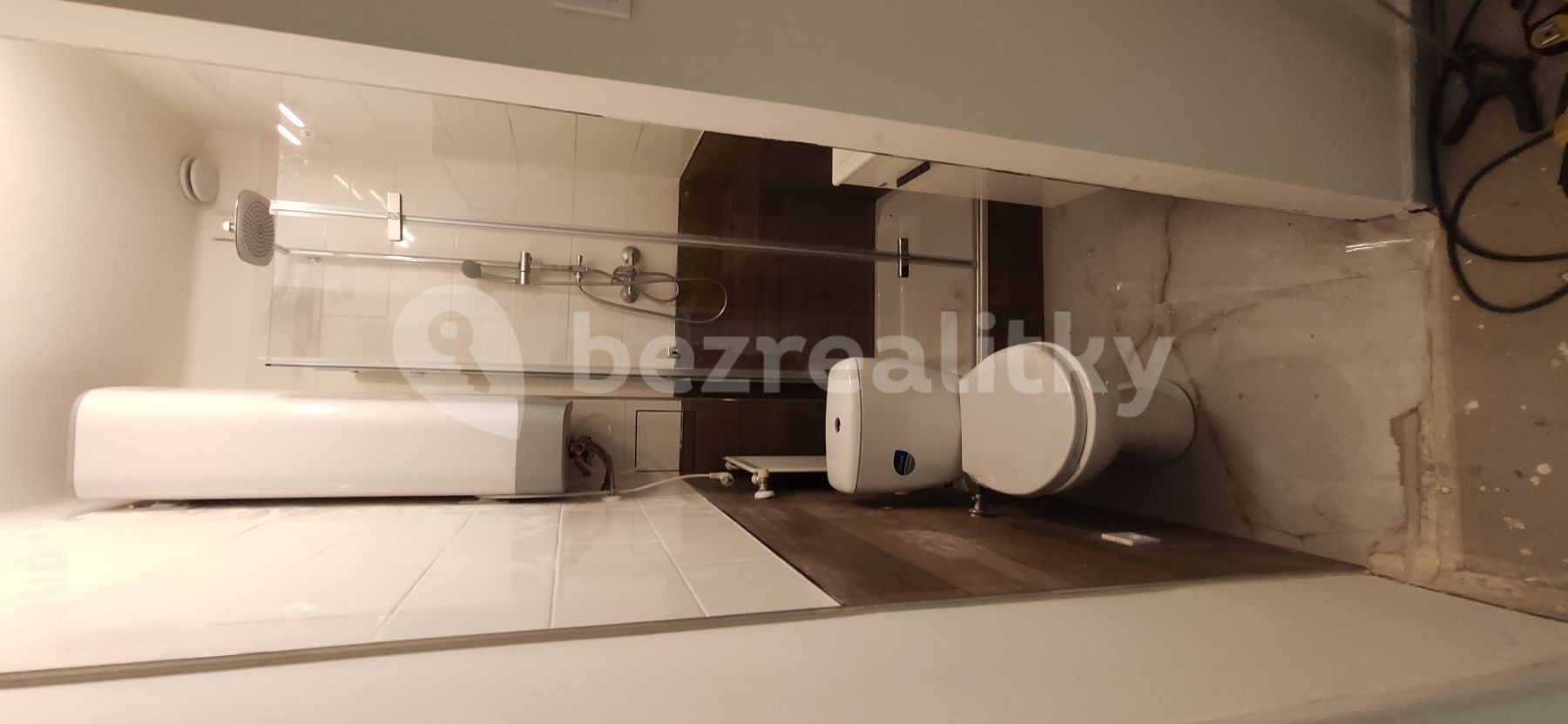 Pronájem byt 1+kk - Sluhy, Středočeský kraj, 35 m² - 5