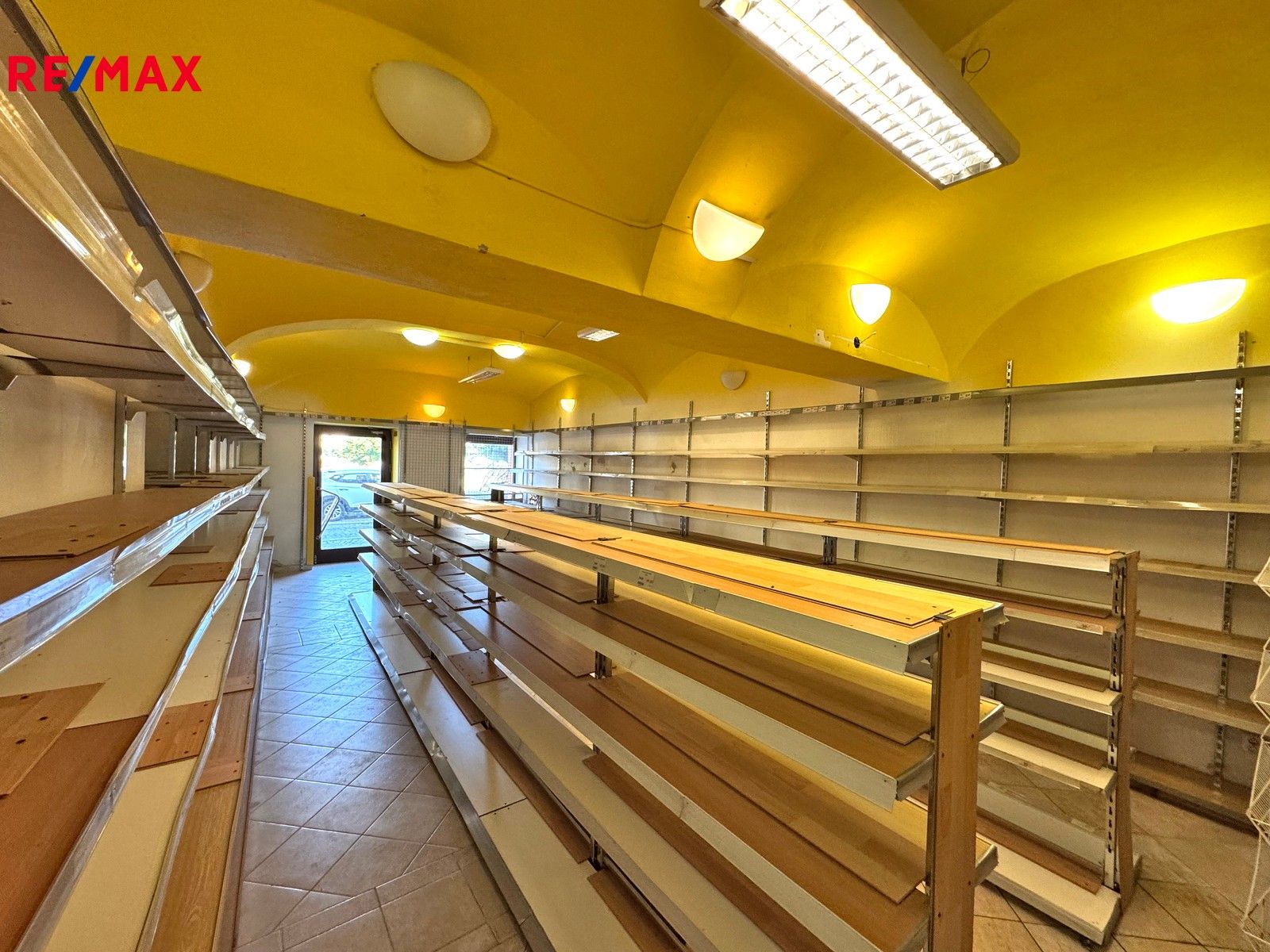 Pronájem obchodní prostory - Hlavní náměstí, Šternberk, 58 m²