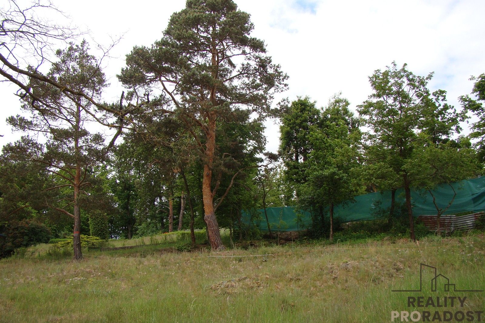 Zahrady, Markův Mlýn, Unhošť, 192 m²