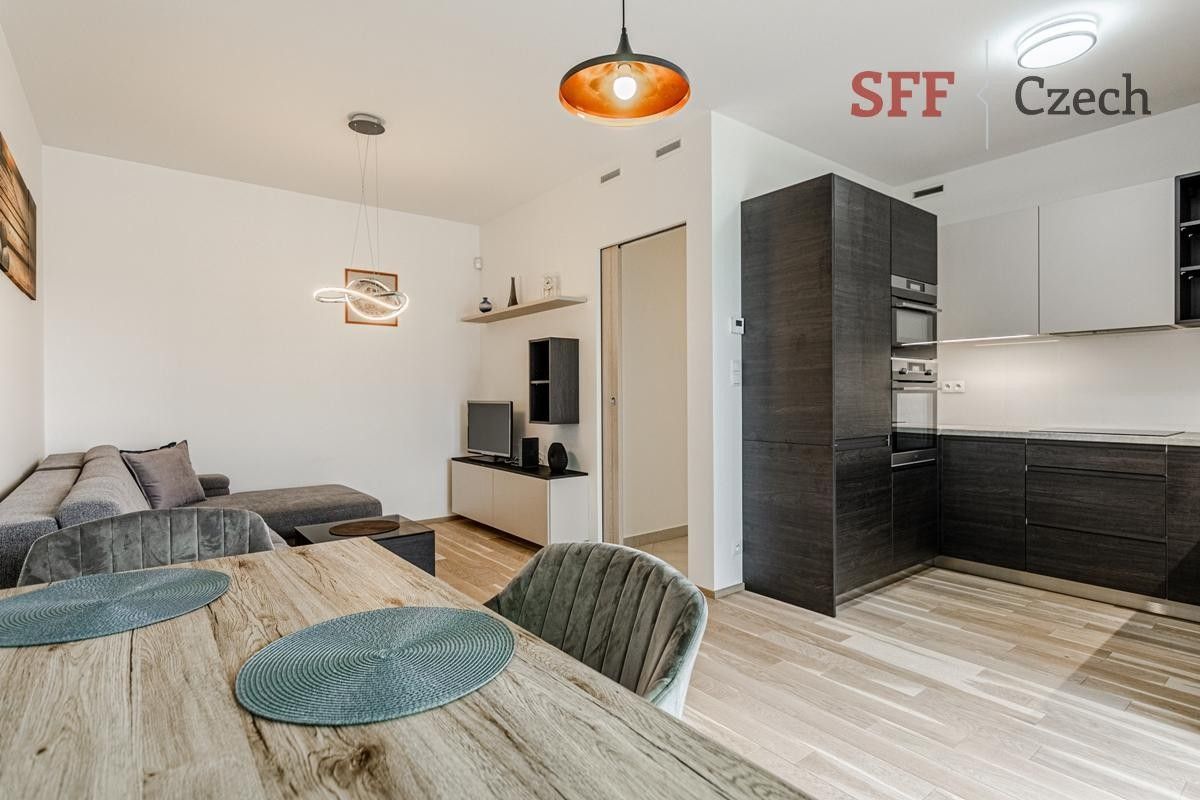 2+kk, Českomoravská, Praha, 74 m²