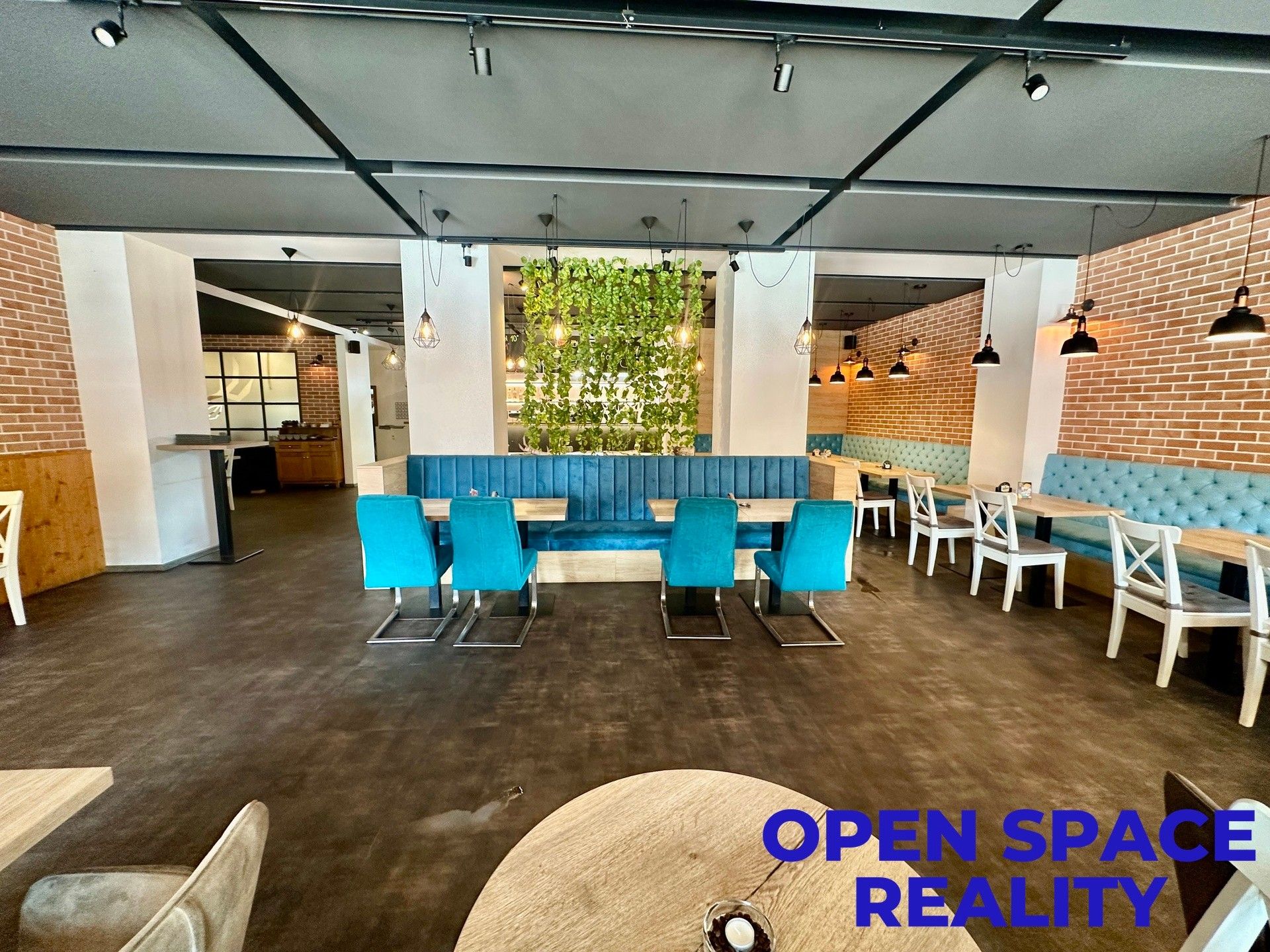 Restaurace · 370 m² · Chvalšiny - 4