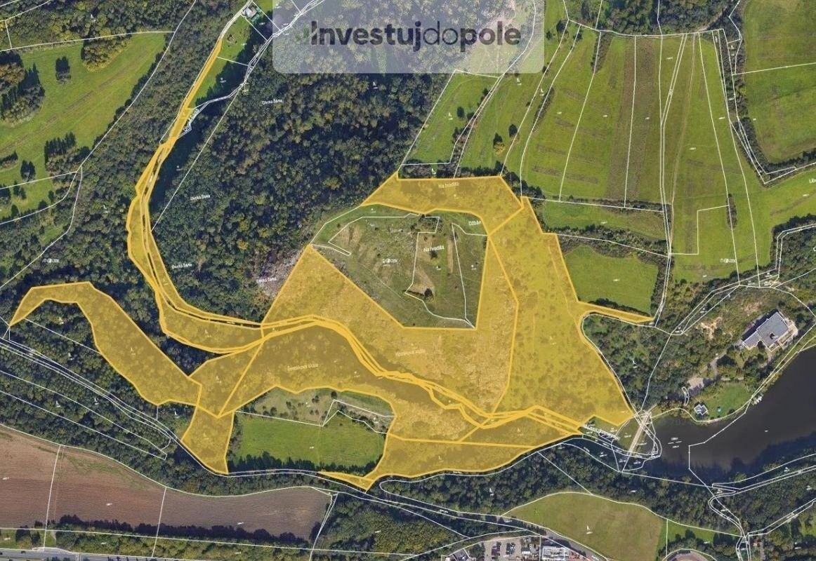 Louky, Praha, 7 770 m²