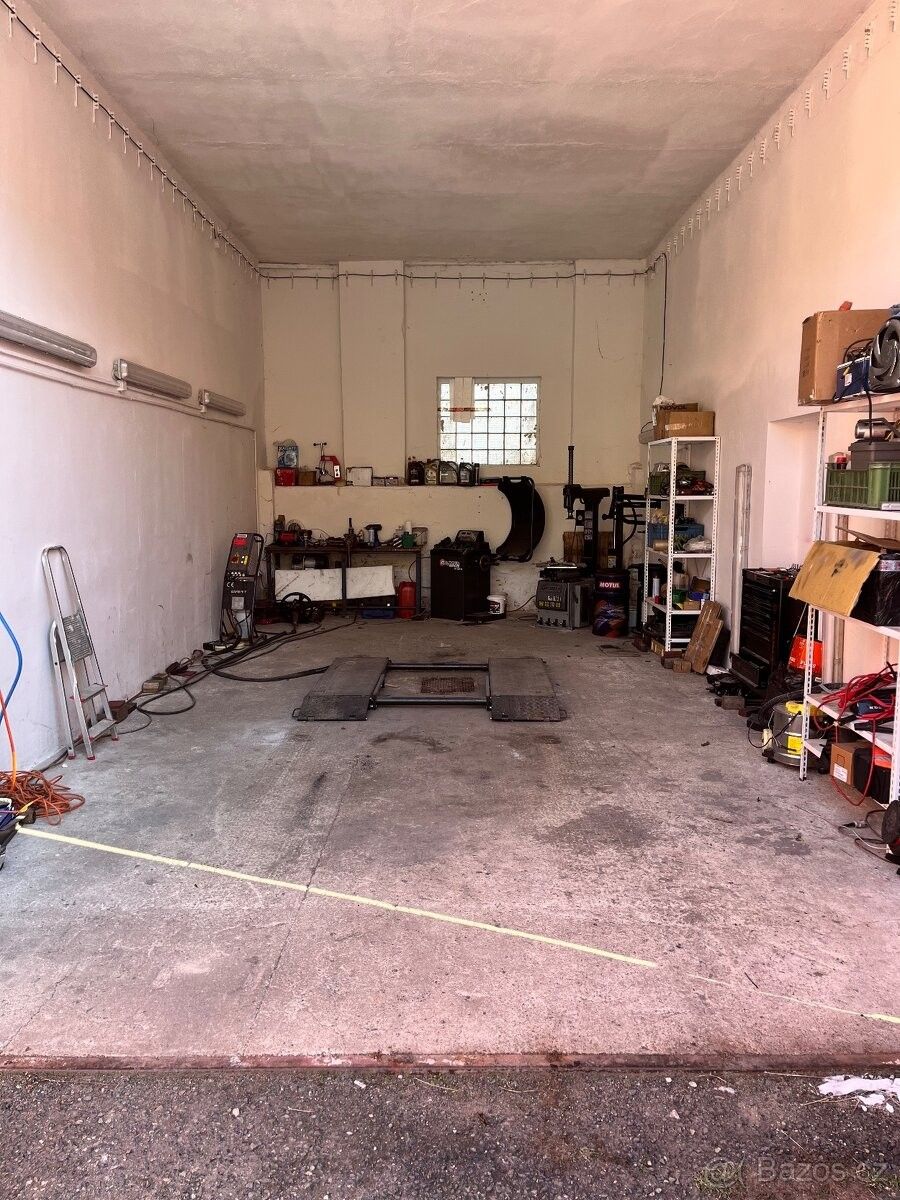 Pronájem garáž - Odolena Voda, 250 70