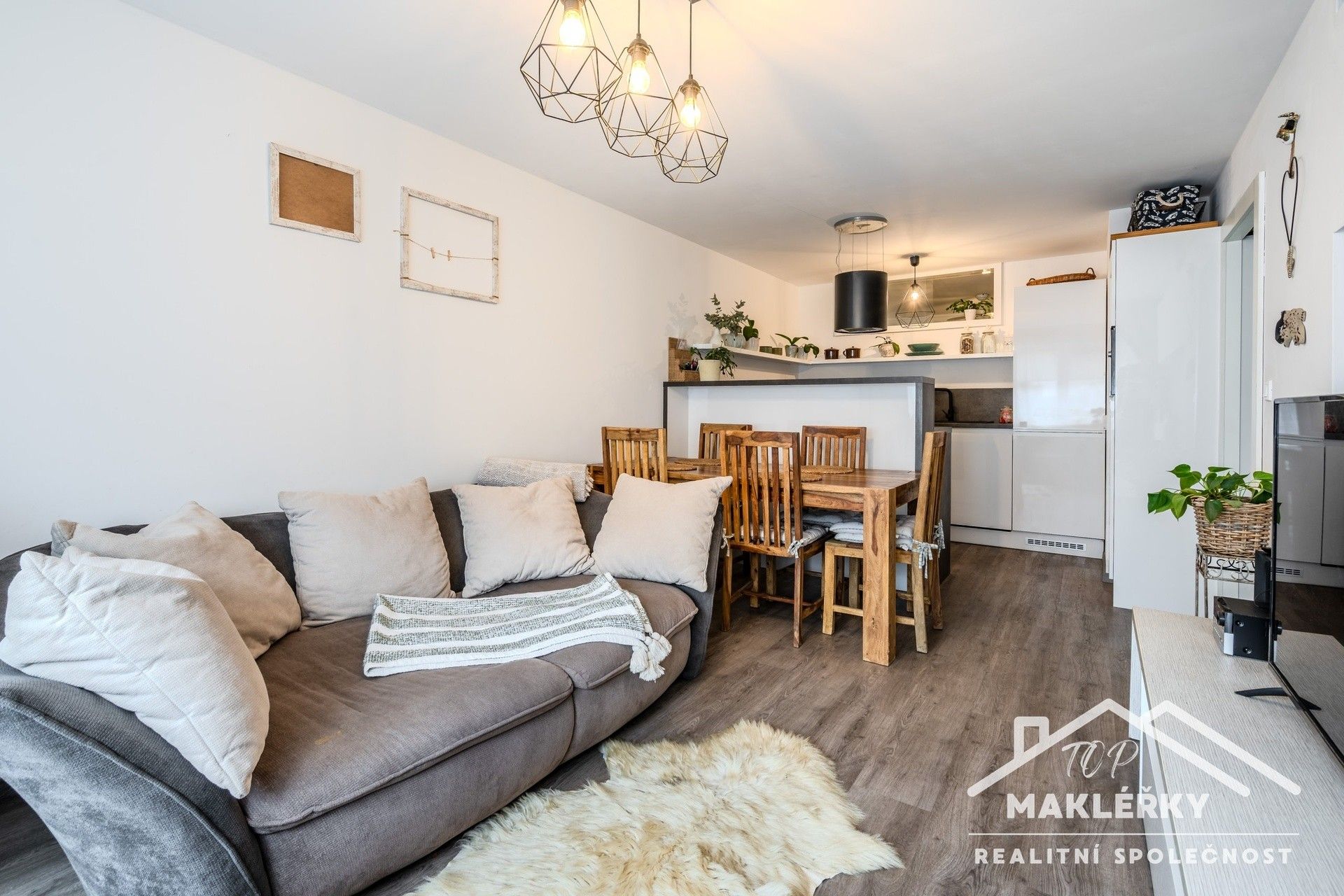 Prodej byt 2+kk - Břežany II, 56 m²