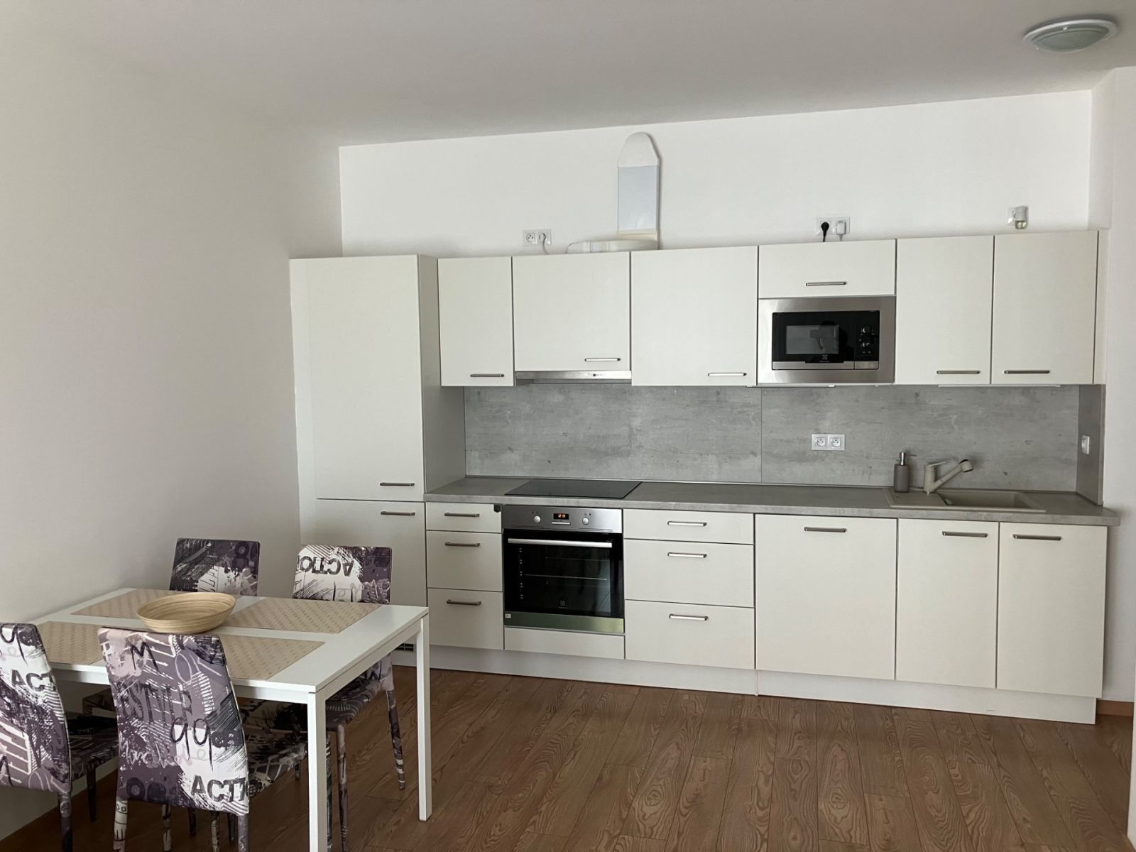 Byt 2+kk · 64 m² · U Mlýnského kanálu, Praha - Karlín - 4