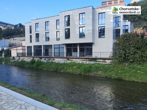 Byty, 987 66, Zahraničí