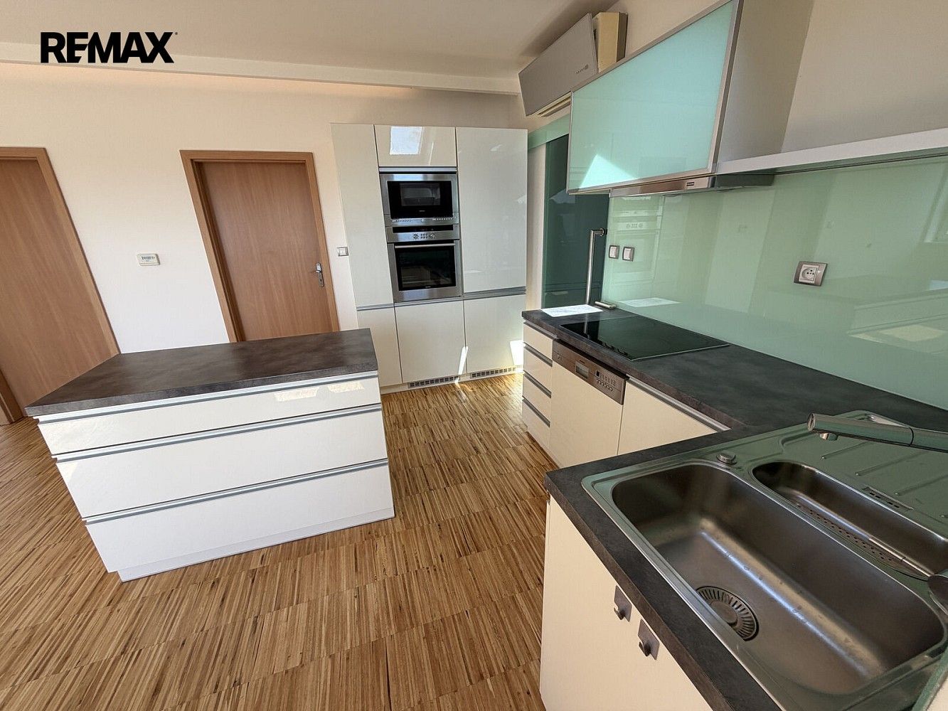 Prodej byt 3+kk - Šestajovice, okres Praha-východ, Středočeský kraj, 74 m² - 5
