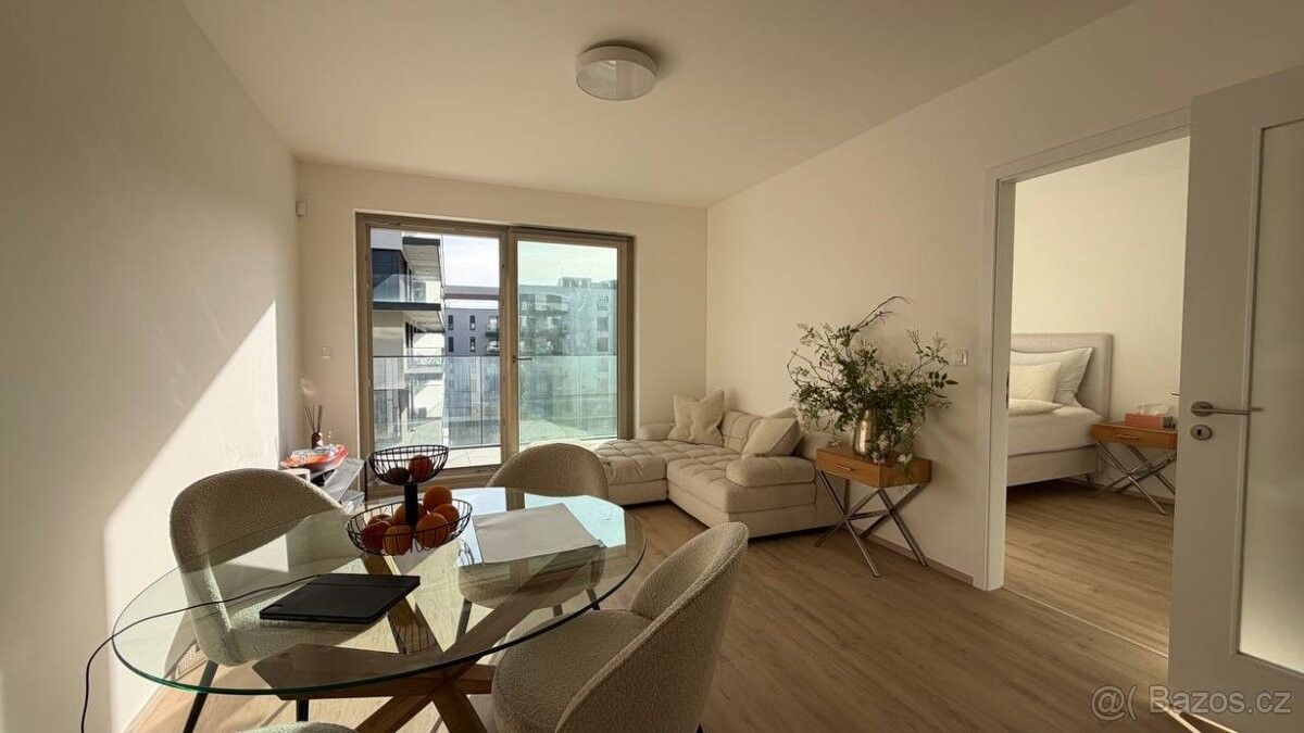 Pronájem byt - Praha, 130 00